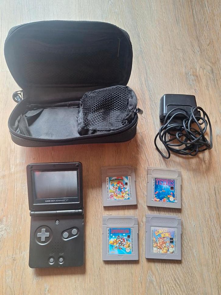 GameBoy Advance SP, Spelcomputers en Games, Spelcomputers | Nintendo Game Boy, Gebruikt, Game Boy Advance SP, Met games, Met beschermhoes of tas