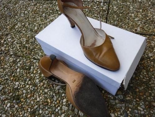 Beige damespumps, Kleding | Dames, Schoenen, Zo goed als nieuw, Pumps, Beige, Ophalen of Verzenden