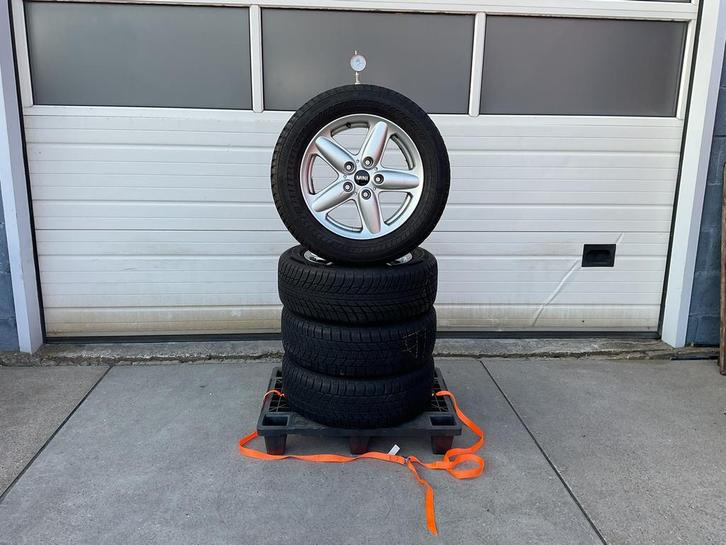 Mini - Cooper.  M+ S.  Winterset.  205 - 60 - 16., Auto-onderdelen, Banden en Velgen, Banden en Velgen, Winterbanden, 17 inch
