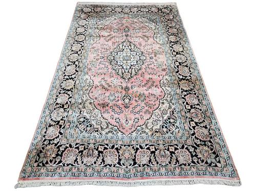 Handgeknoopt Perzisch zijde Kashmir tapijt pink 135x217cm, Huis en Inrichting, Stoffering | Tapijten en Kleden, Gebruikt, 100 tot 150 cm