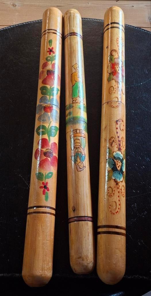 Volkskunst oude houten kokers breinaalden handgeschilderd., Antiek en Kunst, Curiosa en Brocante, Ophalen of Verzenden