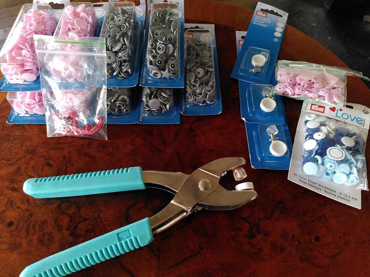 Prym vario tang met color snaps drukknopen, Hobby en Vrije tijd, Naaien en Fournituren, Zo goed als nieuw, Overige typen, Ophalen of Verzenden