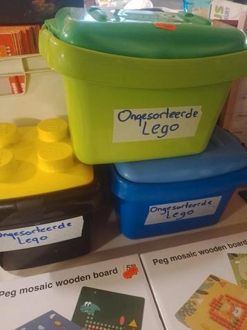 Bak met ruim 1 kilo ongesorteerde lego beschikbaar voor biedingen