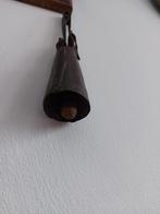 Oude bel met leren riem, Ophalen of Verzenden