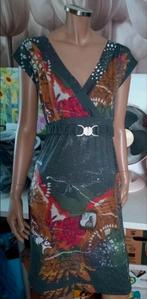 Leuke grijs met rode jurk met papagaai ZOI WOMAN M 38 40, Maat 38/40 (M), Ophalen of Verzenden, Zo goed als nieuw, Knielengte