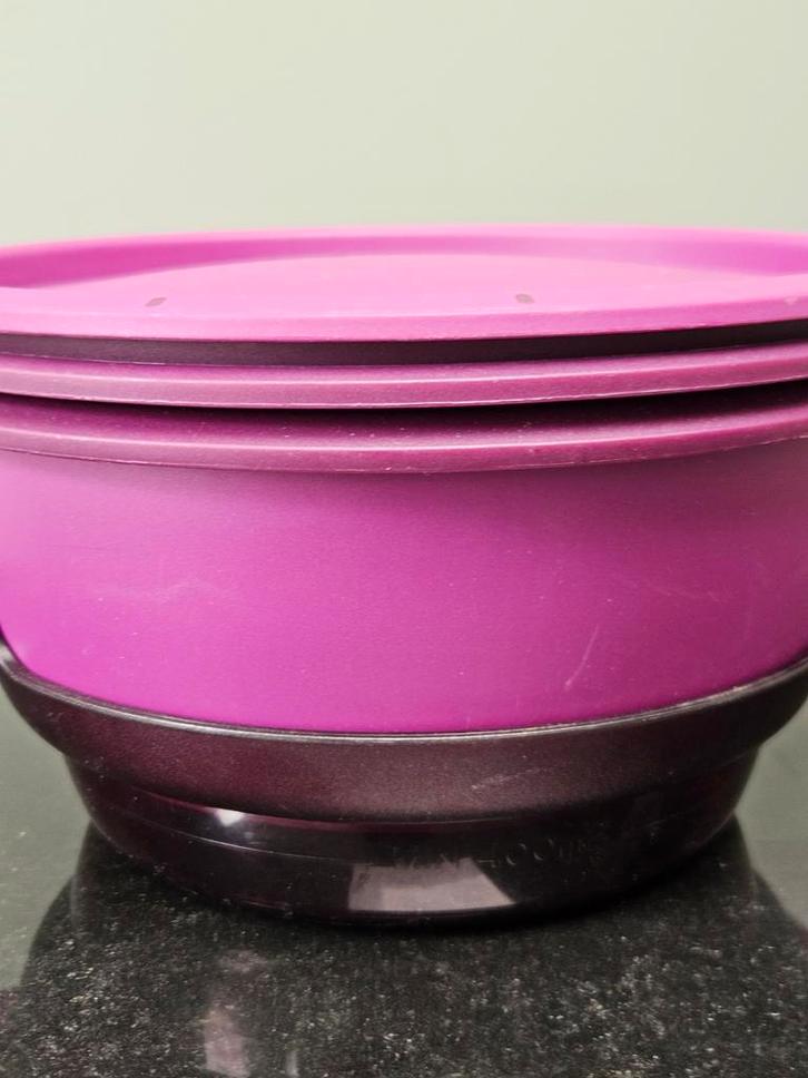 Gezond eten stomen met de Tupperware micro gourmet, Huis en Inrichting, Keuken | Tupperware, Zo goed als nieuw, Schaal, Paars