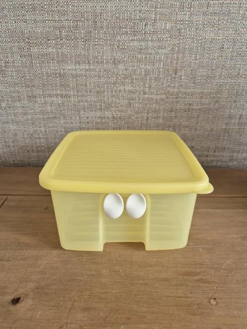 Tupperware Fridgesmart Geel met witte afsluitventielen 1L, Huis en Inrichting, Keuken | Tupperware, Zo goed als nieuw, Bak of Kom