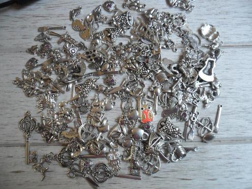 300 charms voor leuk prijsje!, Hobby en Vrije tijd, Kralen en Sieraden maken, Nieuw, Bedel, Ophalen of Verzenden