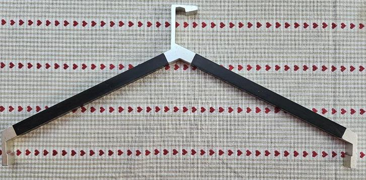 Wandgarderobe met 40 kledinghangers en tassenrek, Huis en Inrichting, Woonaccessoires | Kapstokken, Gebruikt, Wandkapstok, 200 cm of meer