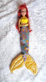 zgan Ariel met blauwe/goudgele staartvin, zeemeermin Disney, Ophalen of Verzenden, Zo goed als nieuw, Barbie