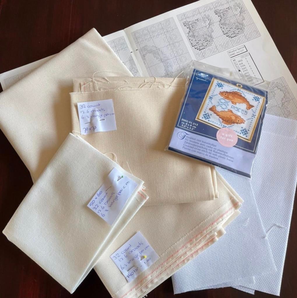 Diverse borduurstoffen en borduurpakketje., Ophalen of Verzenden, Nieuw, Handborduren, Borduurpakket