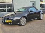 Alfa Romeo Spider 3.2 JTS Q4 Exclusive NED AUTO NAP BOEKJES, Auto's, Alfa Romeo, 3195 cc, Gebruikt, Zwart, Cabriolet