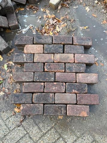 gebruikt oud gebakken klinkers rood paars beschikbaar voor biedingen