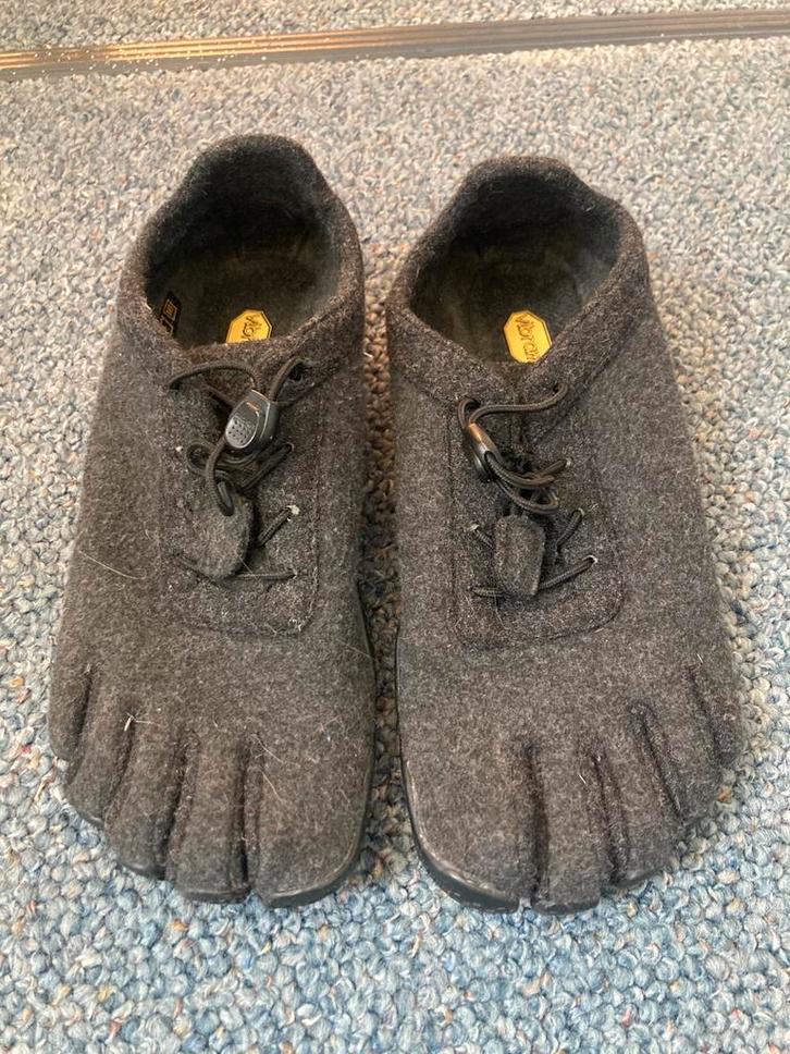 Wollen 5 finger schoenen mt 38, Kleding | Dames, Schoenen, Zo goed als nieuw, Overige typen, Grijs, Ophalen of Verzenden