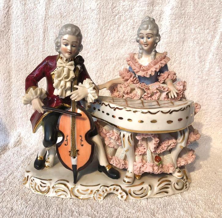 Saksisch Dresden kant porselein paartje in perfecte staat, Antiek en Kunst, Antiek | Porselein, Ophalen of Verzenden