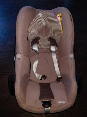 Maxi Cosi Pebble met zonnescherm en winterdeken beschikbaar voor biedingen