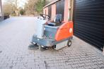 Hako 980v veegmachine benzine goed werkend