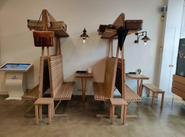 Eiken trein coupé (B) uit winkel, Huis en Inrichting, Complete inboedels, Ophalen