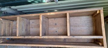 Lage Stoere Houten kast met planken Soort v Steigerhout beschikbaar voor biedingen