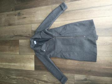 Nette lange winterjas maat L beschikbaar voor biedingen