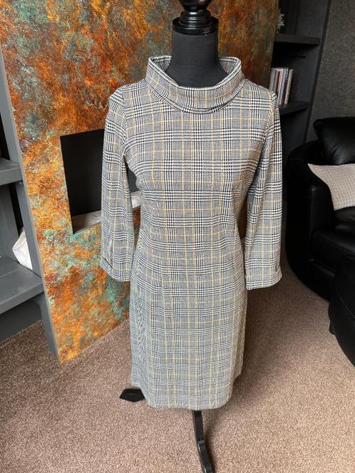 Jurk in ruitpatroon maat 38, Kleding | Dames, Jurken, Nieuw, Maat 38/40 (M), Overige kleuren, Knielengte, Ophalen of Verzenden