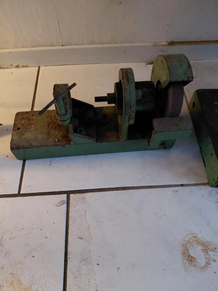 Te koop: slijpmachine., Doe-het-zelf en Verbouw, Gereedschap | Slijpmachines, Gebruikt, Werkbankslijpmachine, Minder dan 700 watt