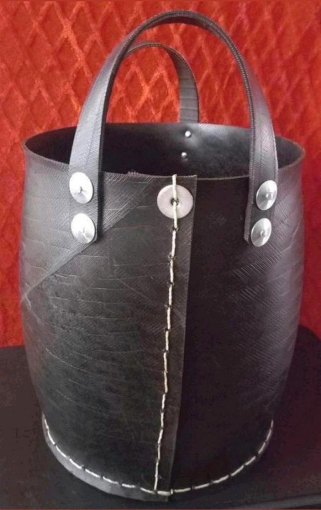 prachtige rubber mand, Huis en Inrichting, Overige Huis en Inrichting, Nieuw, Ophalen