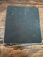 Tim Holtz , Snijmal, Alternations, Sleutels, Ophalen of Verzenden, Zo goed als nieuw, Overige thema's, Pons of Mal