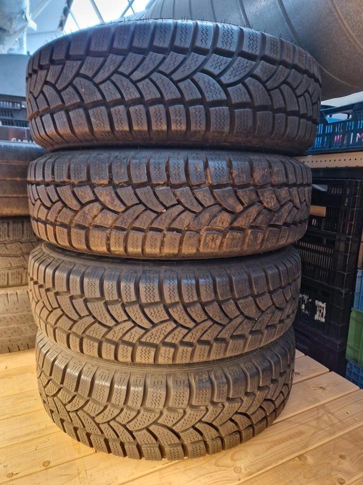 4x Vredestein Winterbanden 205/75R16C Sprinter/Crafter, Auto diversen, Auto-accessoires, Nieuw, Ophalen of Verzenden