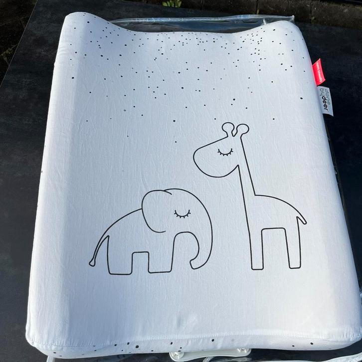 Aankleedkusen Done by Deer 50x65x10 cm, Kinderen en Baby's, Badjes en Verzorging, Gebruikt, Aankleedkussen, Overige merken, Standaard