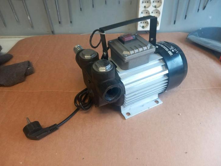 electrische pomp om zibro kachel mee bij te vullen, Huis en Inrichting, Kachels, Overige brandstoffen, Ophalen