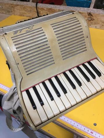Scandalli accordeon rek5 beschikbaar voor biedingen