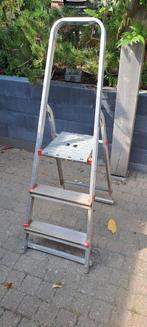 Altrex huishoudtrap.2 trees en plateau, Doe-het-zelf en Verbouw, Ladders en Trappen, Ophalen, Gebruikt, Trap, Opvouwbaar of Inschuifbaar
