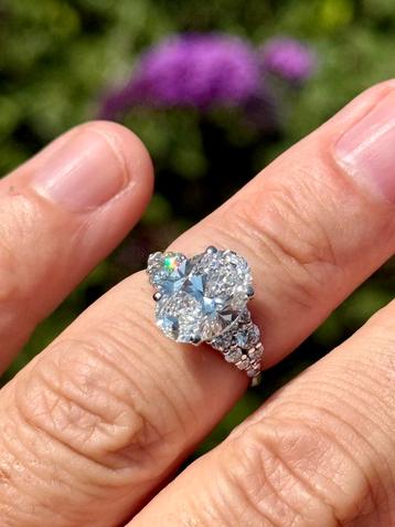 18K gouden ring met diamanten totaal 4.72ct! met certificaat beschikbaar voor biedingen