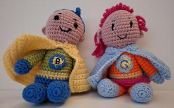 Knuffels 'Superhelden Boy and Girl' beschikbaar voor biedingen
