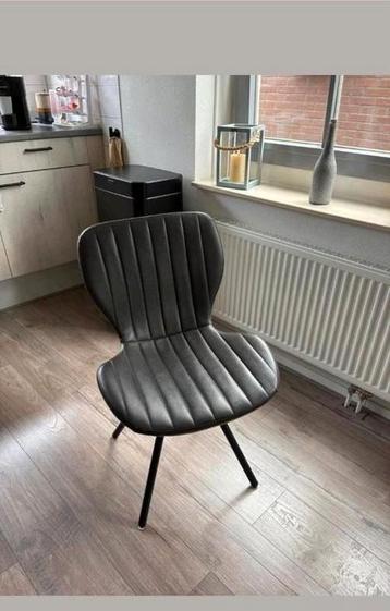 5 eetkamer stoelen. Grijs bijna gratis!  beschikbaar voor biedingen