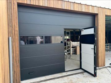 Zwarte garagedeuren op maat gemaakt. Montage demontage beschikbaar voor biedingen