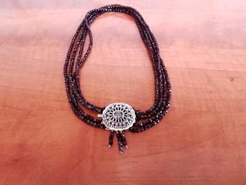 Granaten  halsketting  beschikbaar voor biedingen