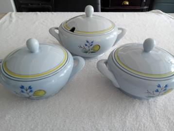 Soepterrine en 2 dekschalen Arabia Windflower Finland beschikbaar voor biedingen