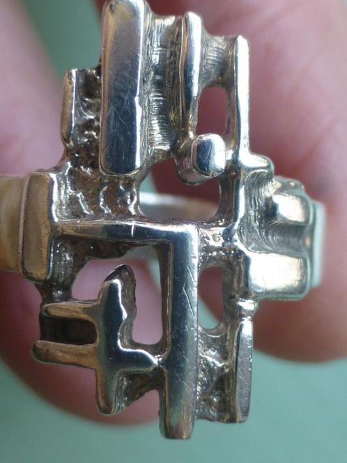 Modernistische Zilveren Ring van edelsmid Ton van den Hout, Sieraden, Tassen en Uiterlijk, Antieke sieraden, Ring, Zilver, Verzenden