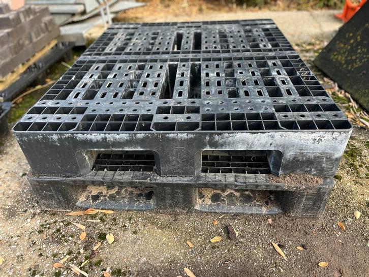 Kunststof Pallet - Gebruikt, Doe-het-zelf en Verbouw, Kratten en Dozen, Ophalen of Verzenden