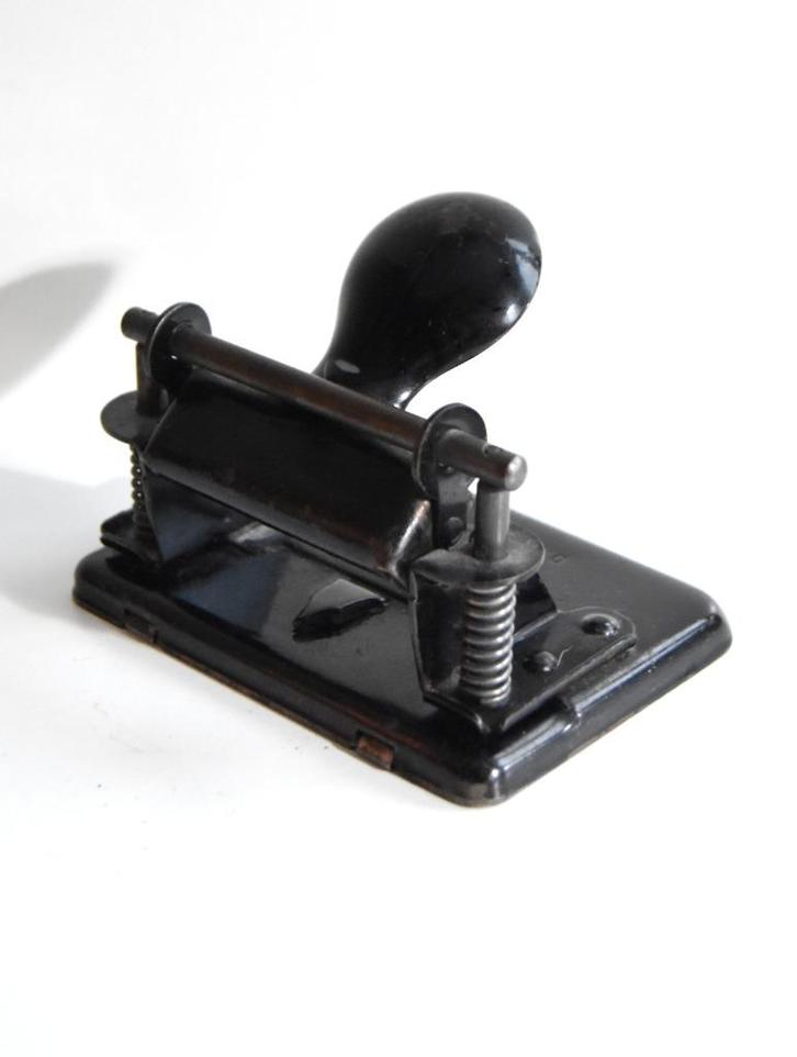 Antieke, D.R.G.M. perforator Soennecken in prima staat, Antiek en Kunst, Antiek | Kantoor en Zakelijk, Ophalen of Verzenden