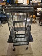 Papegaaien-en-of parkietenkooi!!, Dieren en Toebehoren, Vogels | Hokken en Kooien, Ophalen, Metaal, Vogelkooi