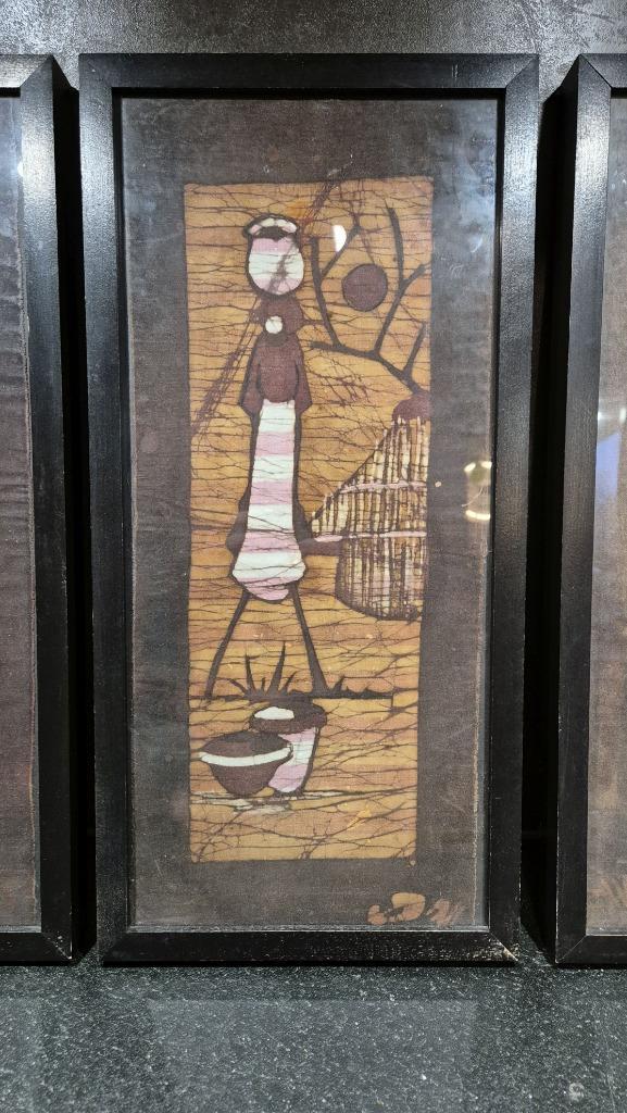 Batik schilderij, ingelijst, Waterdrager roze, 53x26. 5B14, Antiek en Kunst, Kunst | Niet-Westerse kunst, Ophalen of Verzenden