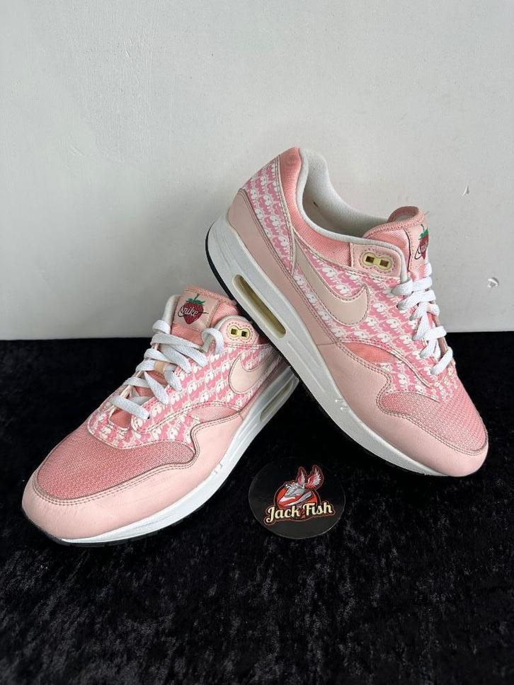 Nike air Max 1 Strawberry Lemonade - size 44, Kleding | Heren, Schoenen, Gedragen, Sneakers of Gympen, Overige kleuren, Ophalen of Verzenden