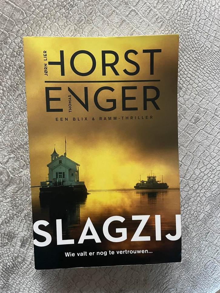 Slagzij - Horst/Enger, Boeken, Thrillers, Zo goed als nieuw, Nederland, Ophalen of Verzenden