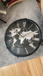 Leuke zwarte bijzettafel met klok, Ophalen, Minder dan 45 cm, Minder dan 55 cm, Rond