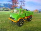 1/55 Mercedes Benz Unimog U 406 groen met oranje chassis, Ophalen of Verzenden, Gebruikt