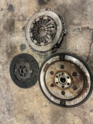 Fiat punto t jet dubbel massa vliegwiel + koppelingsplaten beschikbaar voor biedingen
