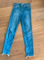 NA-KD Skinny Raw Hem jeans maat 32 -XXS - 176, Ophalen of Verzenden, Zo goed als nieuw